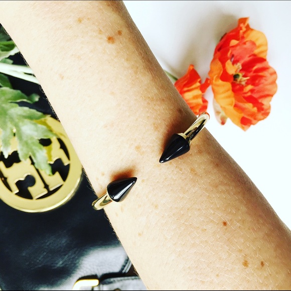 [HPx2] Black enamel spike cuff - Picture 2 of 4