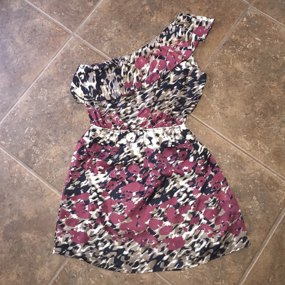 One shoulder ruffle dress