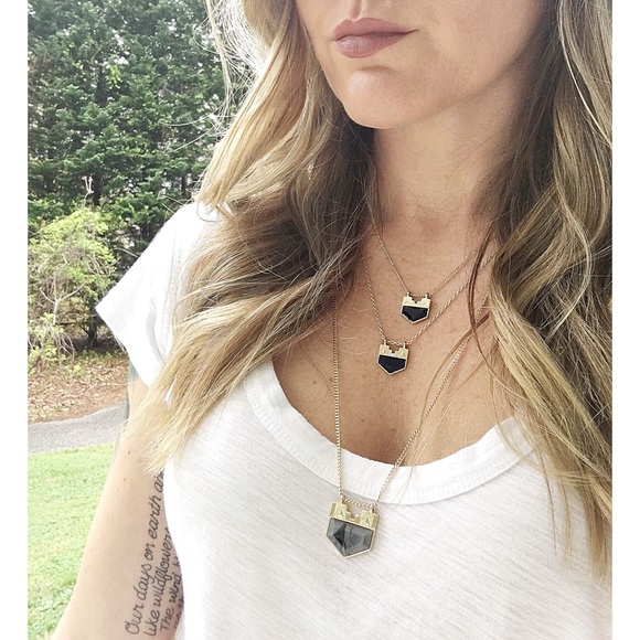 LAST ONE❗️[HP] Grey three stone layered necklace - Picture 4 of 4