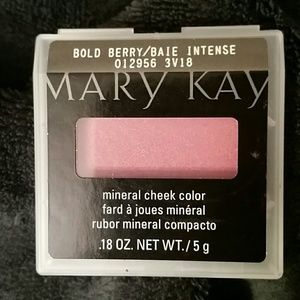 Mary Kay Bold Berry mineral cheek color