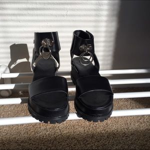 UNIF Vault Black Two Part Chunky Sandals size  8