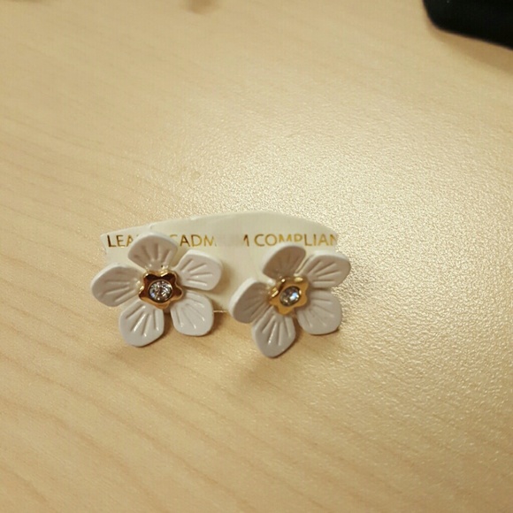 New flower earrings