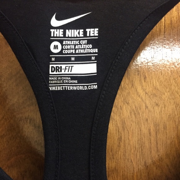 🌺On sale🌺🆕 Nike Dry Fit Tee- Athletic cut. - Picture 3 of 4