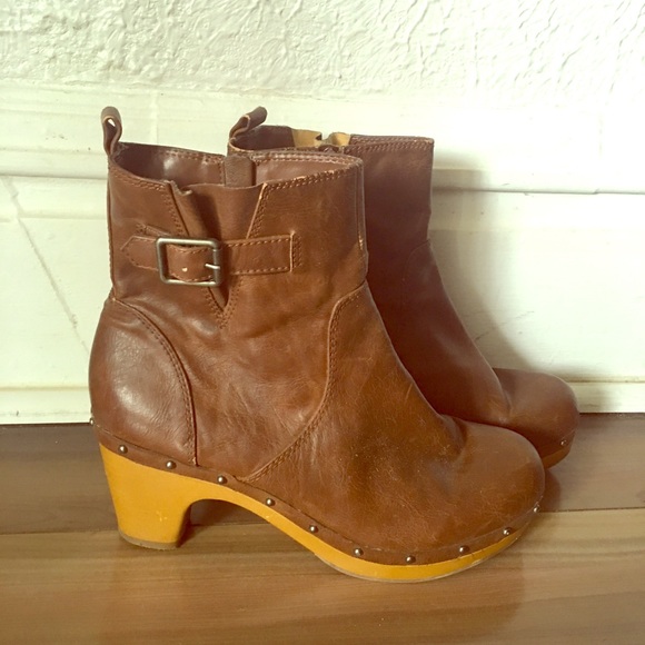 american eagle outfitters clogs
