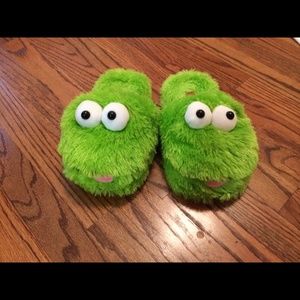 Free with purchase! Oscar slippers