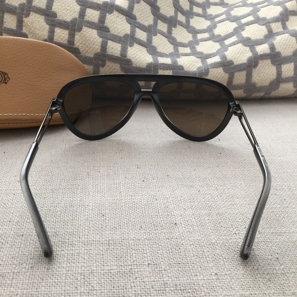 Gray Tod\'s sunglasses