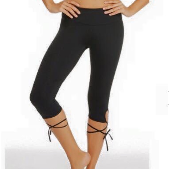 Fabletics lace up crop leggings
