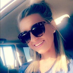 Meet your Posher, Celeste