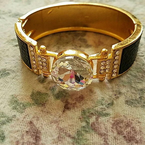 Charming Charlie Statement Cuff  NWOT