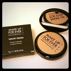 Make up forever velvet finish powder