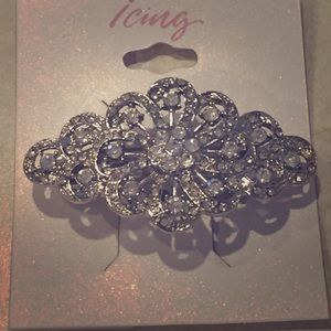 Icing vintage style hair clip