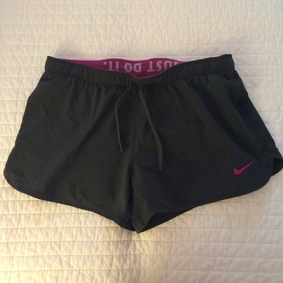 Nike shorts - Picture 1 of 3