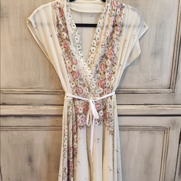 Vintage floral dress with belt