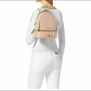 Michael Kors REA mini back-pack BO!