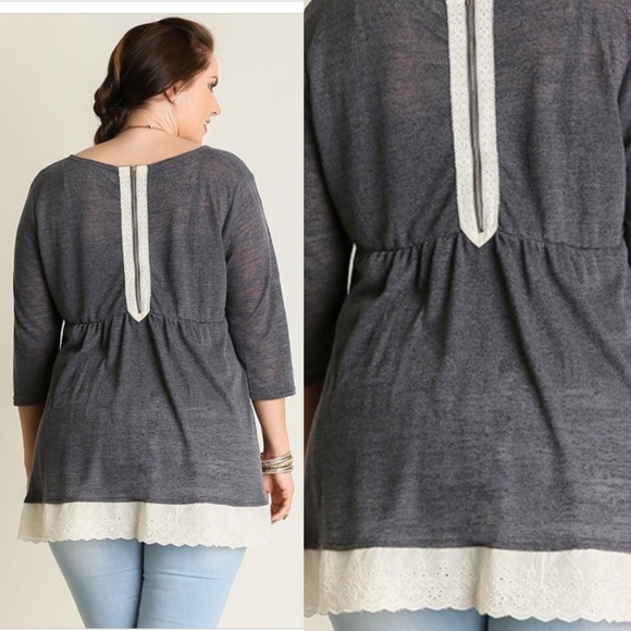 ✳️CLEARANCE✳️ Peplum Crochet Zipper Blouse+ - Picture 2 of 3