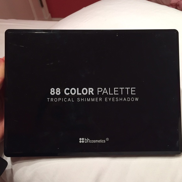 88 Color Tropical Shimmer Palette