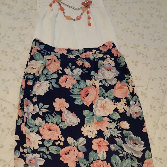 Vintage floral pencil skirt