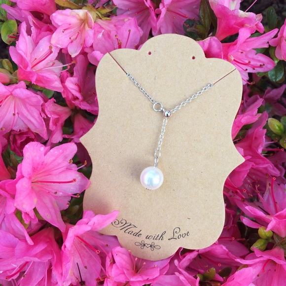 Jewelry - 💟Faux Pearl Silver Dangle Necklace💟