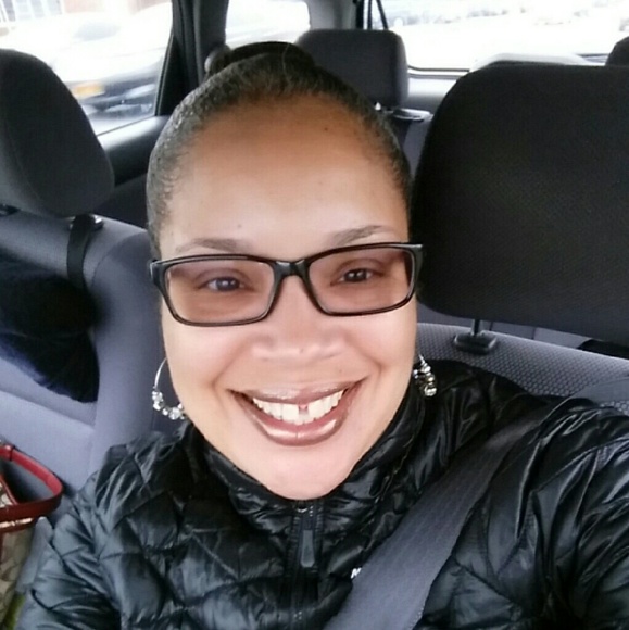 Meet your Posher, Angela - Picture 1 of 1