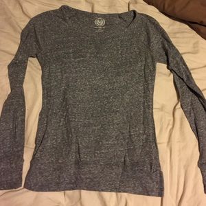 Gray long sleeve shirt