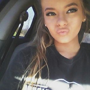 Meet your Posher, Kayla