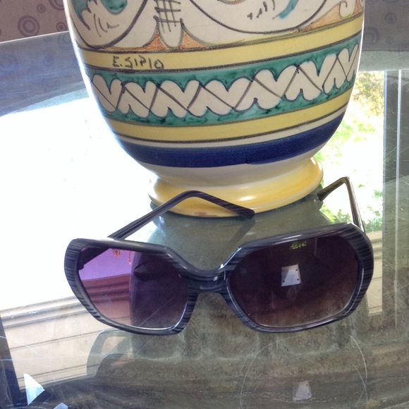 😎SALE😎 Grey Stripe Sunglasses