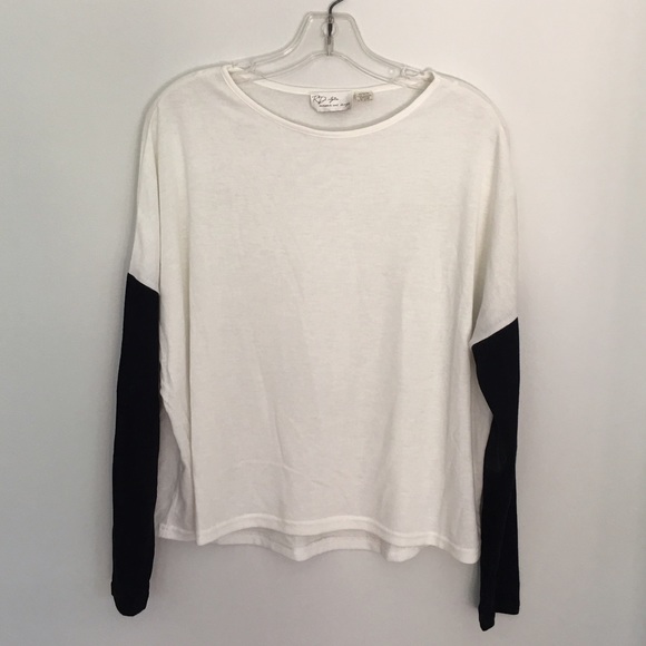 Super soft black-and-white lightweight sweater top