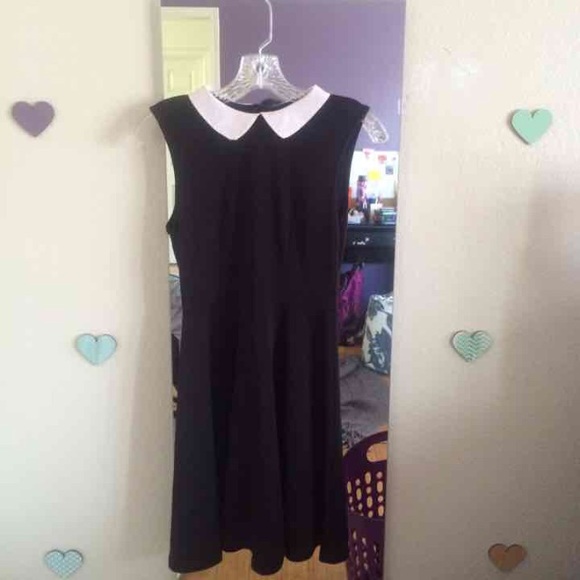 Hottopic white collar dress