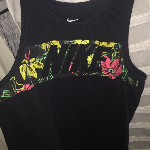 Nike tank
