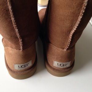 Uggs size 7 FINAL MARKDOWN