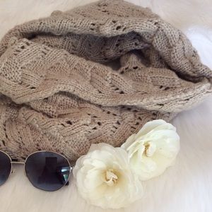 Chunky Infinity Scarf -Oatmeal/Fawn in color