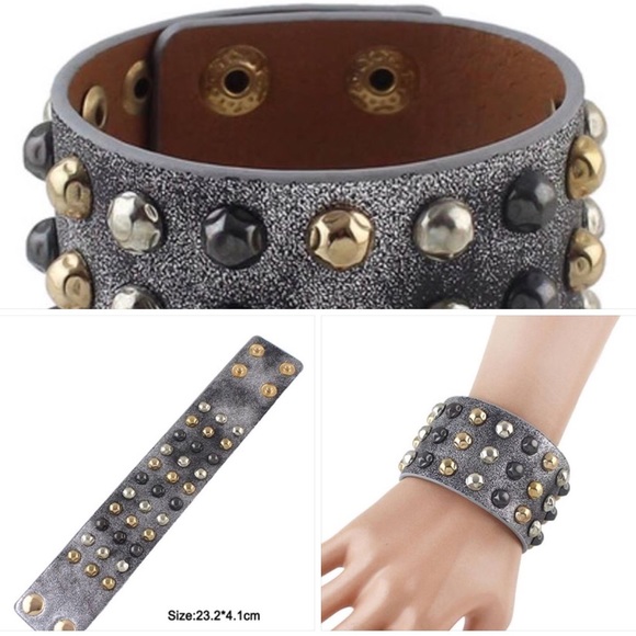 🚫Sold🚫 Silver studded buckle bracelet
