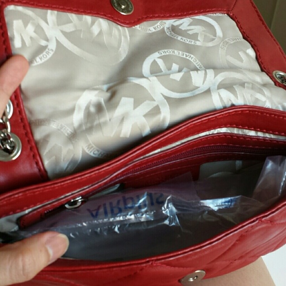 Authentic Michael kors - Picture 2 of 4