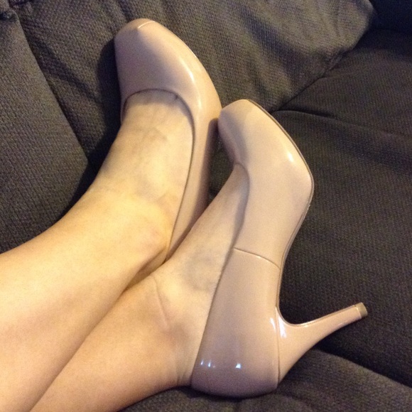 Mossimo Supply Co. Shoes - Nude patent pumps