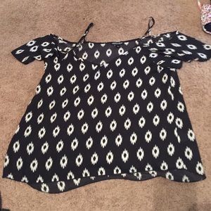 XL blouse. Very cute with white pants