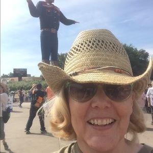 Meet your Posher, Darlene