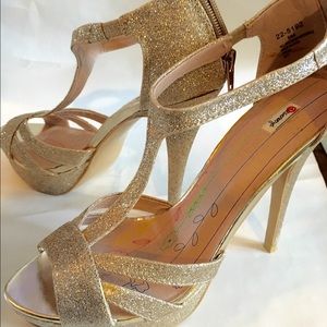 Gold glitter strapped heels