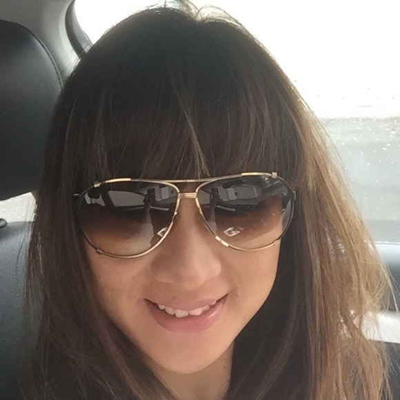 Meet your Posher, Chloe - Picture 3 of 3