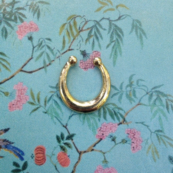 Faux Septum Ring in Gold tone