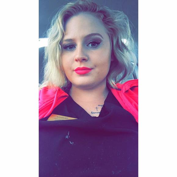 Meet your Posher, Melissa - Picture 1 of 1