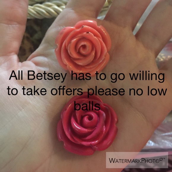 Betsey Johnson jewelry needs to go