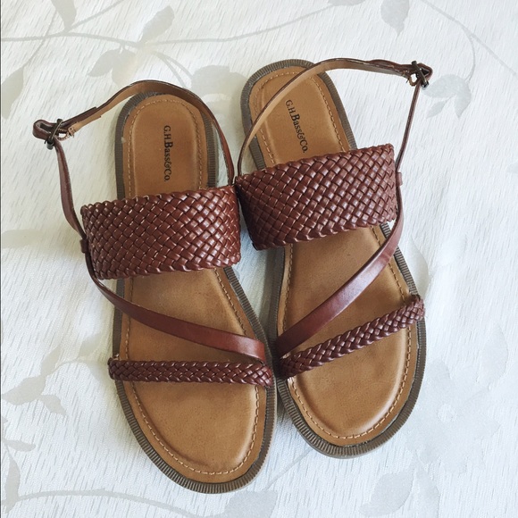 Bass Shoes - Brown strappy sandals
