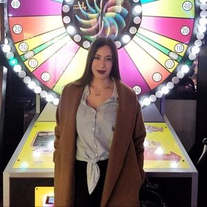 Meet your Posher, Gabriela