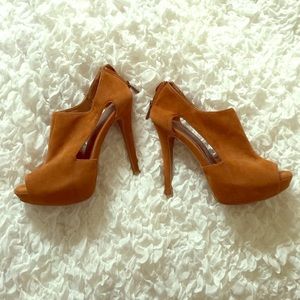 Foreign Exchange heels