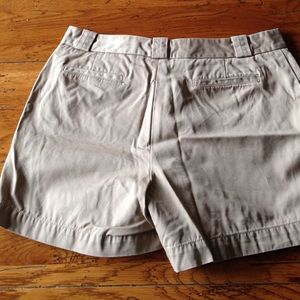 Gap khaki shorts size 6