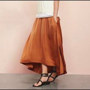 NWOT Banana Republic Heritage skirt in bronze.