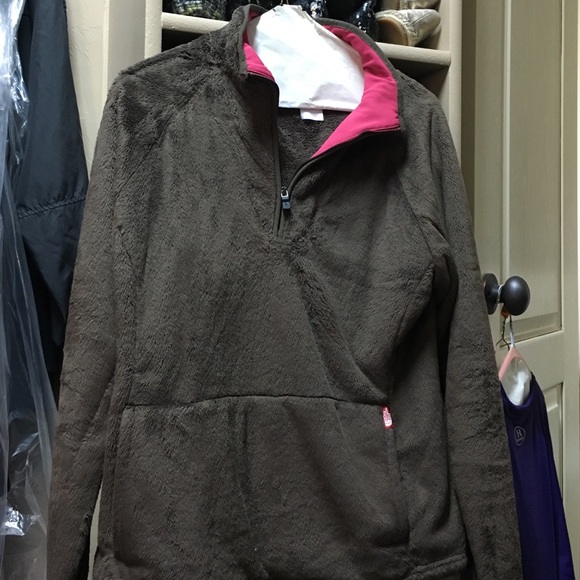 North face pullover