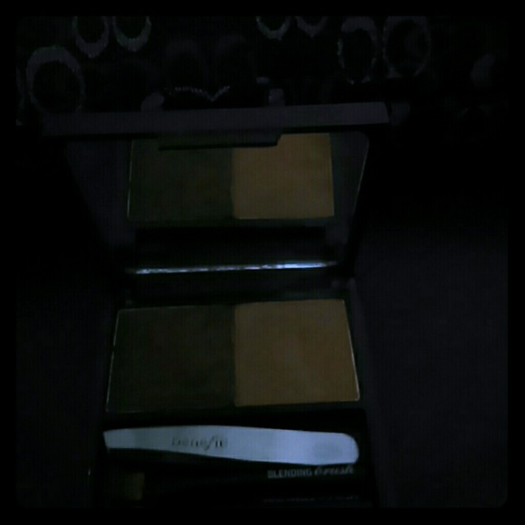 Benefit eye brow zings