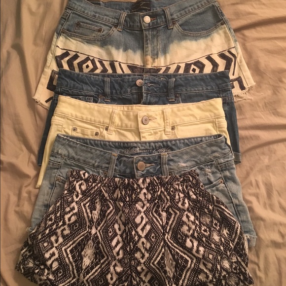 Bundle of shorts sizes 2 and 4