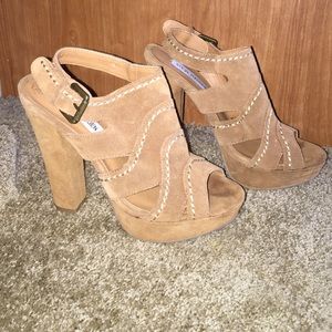 Steve Madden peep toe suede platforms sz 8